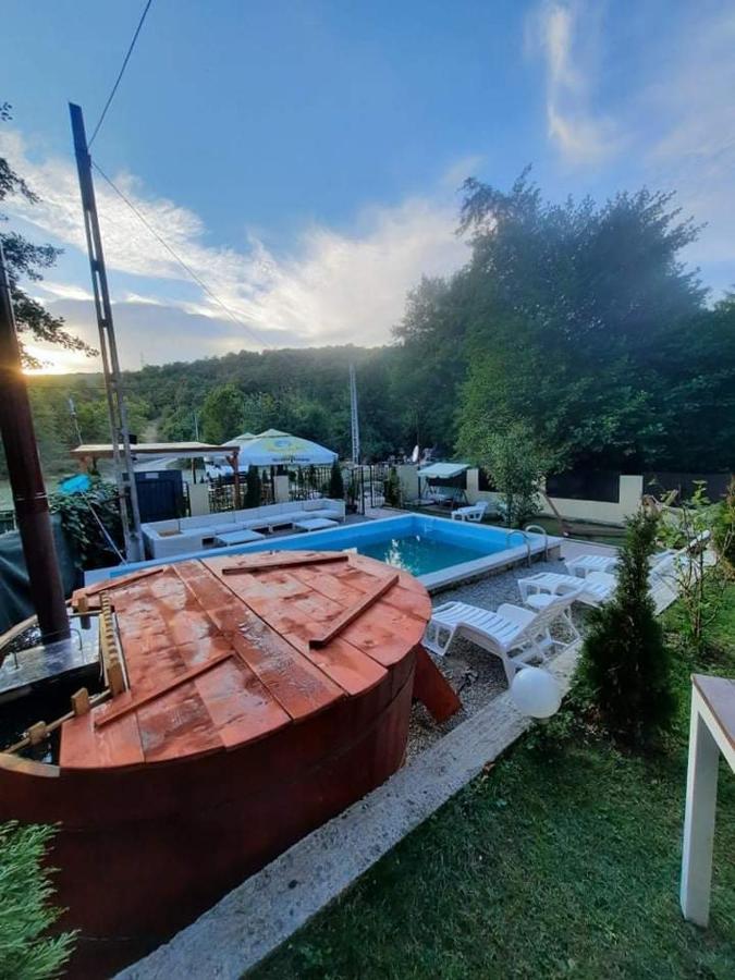 Casa De Vacanta Emd Ieşelniţa Buitenkant foto
