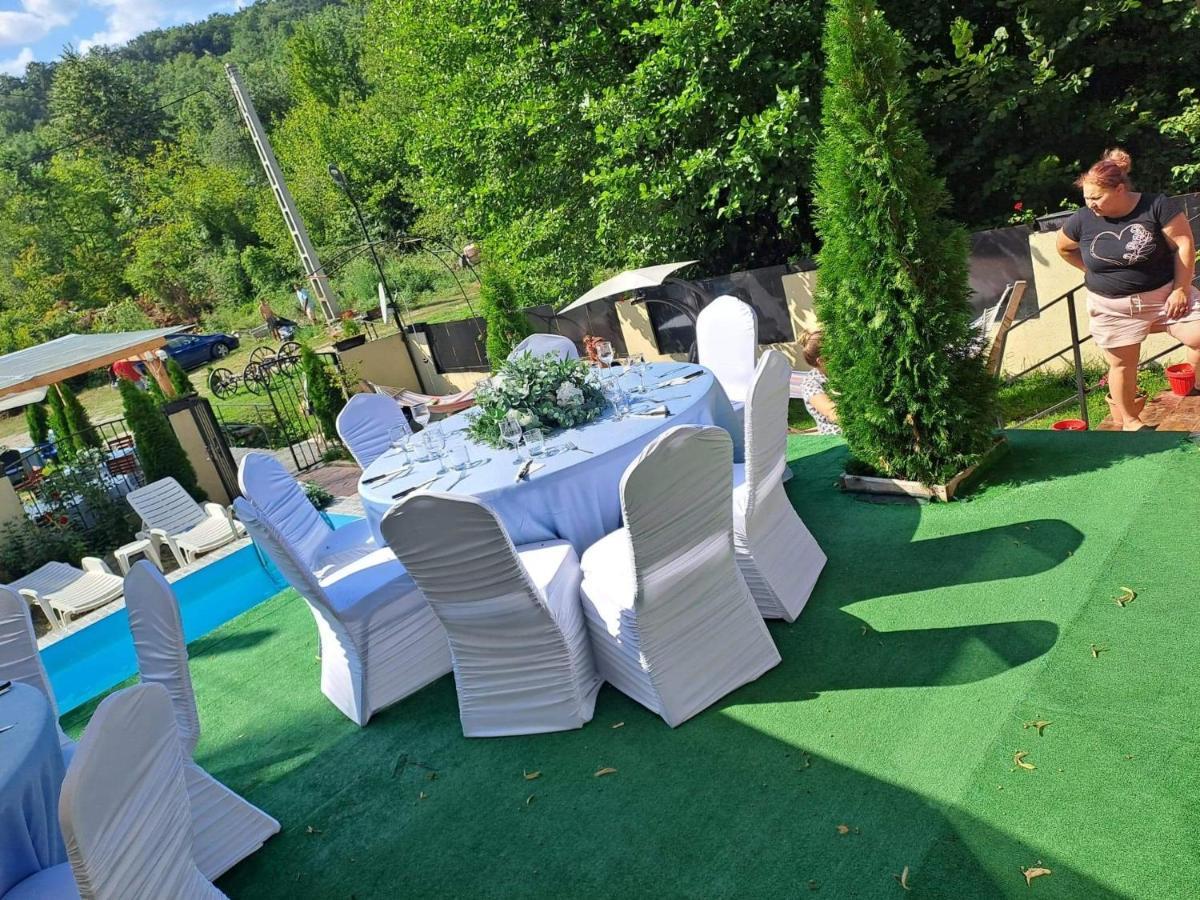 Casa De Vacanta Emd Ieşelniţa Buitenkant foto